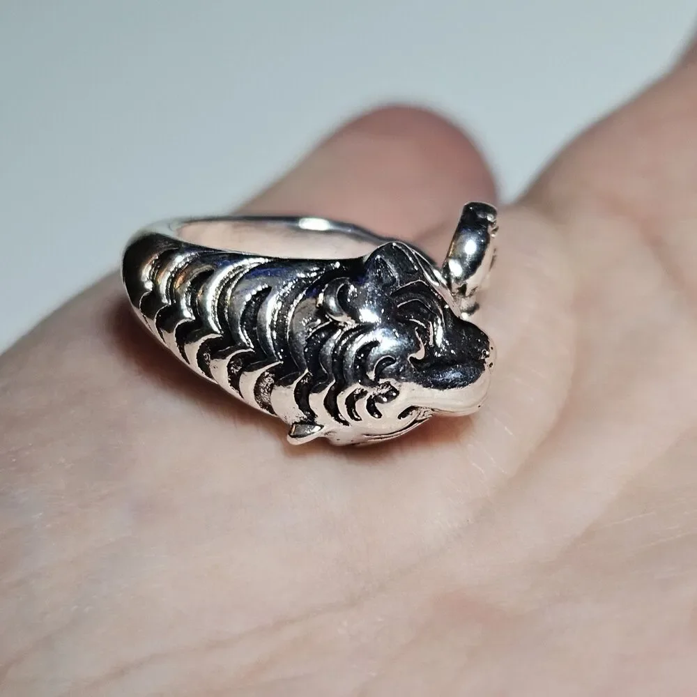 Silver Tone Tiger Head Curled Tail Adjustable Ring